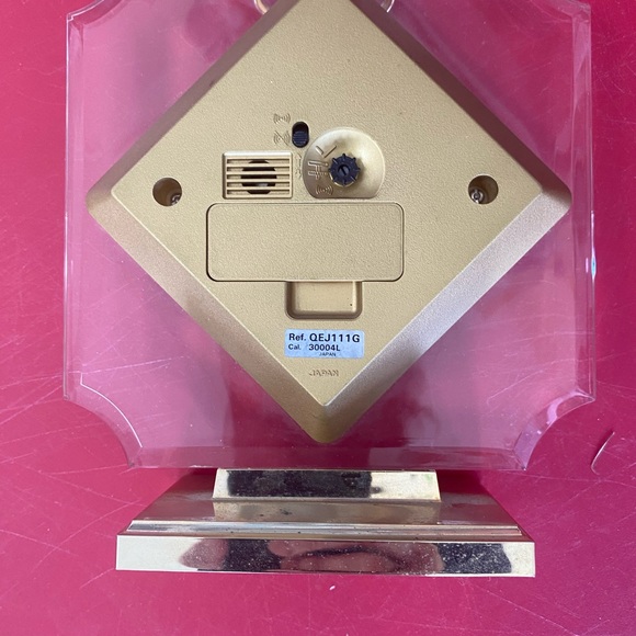 Seining vintage lucite clock - Picture 3 of 3